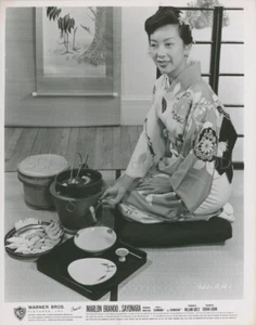 MIIKO TAKA SAYONARA 1957 PHOTO ORIGINAL #11 - Imagen 1 de 1