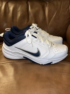 Nike Uomo Defy Tutto il Giorno, Bianco Midnight Navy MTLC Argento, 11 US - Foto 1 di 7