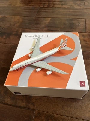 Hogan 1:400 Boeing 747-8 - Image 1 of 4