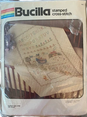 复古全新 Bucilla Stamped 十字绣取样婴儿床罩 #3497 黄色 40 英寸 X 60 英寸 — 第 1/4 张图片