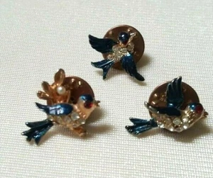 3 prendedores de estrás y esmalte vintage miniatura de aves en vuelo usados en muy buena condición - Imagen 1 de 9
