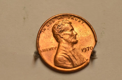 1970 Lincoln Memorial Cent, Chipped Item# 5383 Cover