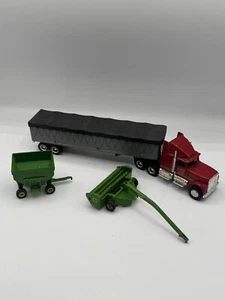 1:64 John Deere Harvesting Set Die Cast Replica - Picture 1 of 10