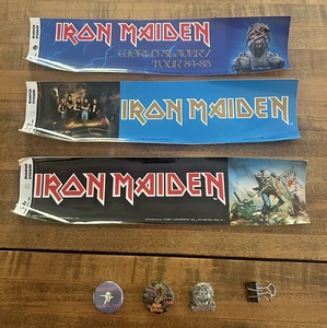 Menge 6 Vintage Iron Maiden Autoaufkleber (3) & Pins (3) - Bild 1 von 9