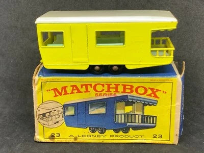 Matchbox MB23-D2: Trailer Caravan with Type E2 Box - Image 1 of 4