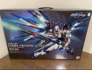 BANDAI 1/60 PG Perfect Grade Strike Freedom Gundam Seed Destiny ZGMF-X20A - Picture 1 of 4