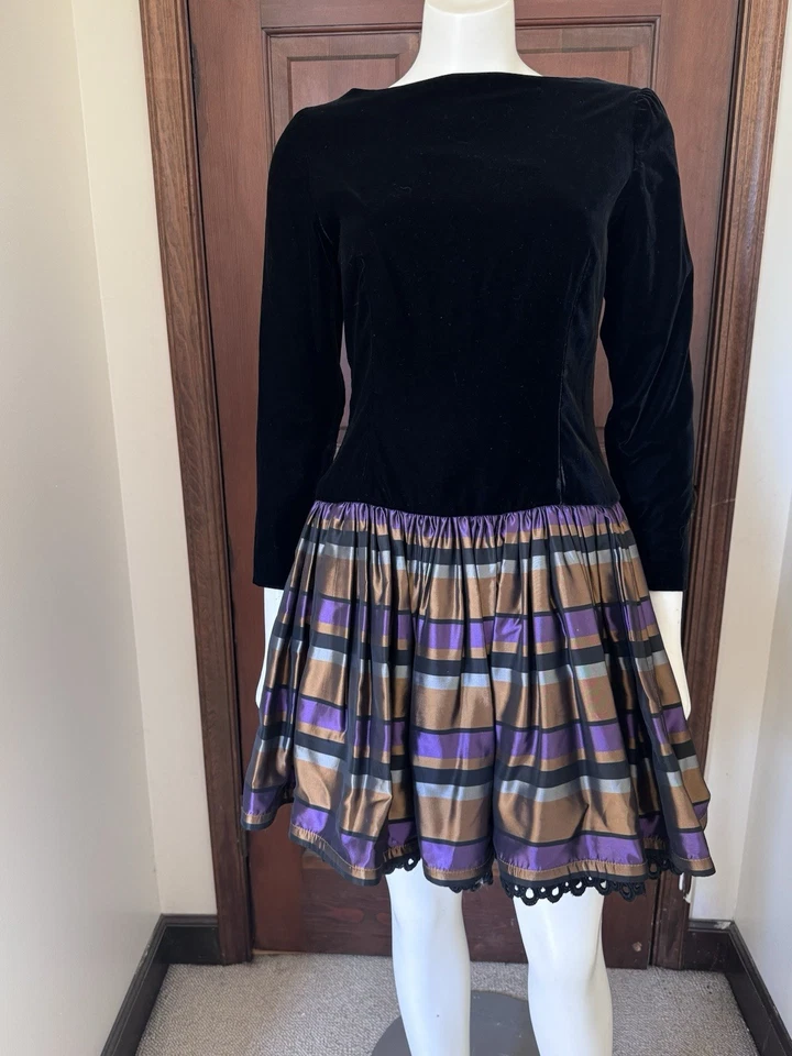 复古 Bill Blass 派对礼服黑色鸡尾酒学院风 Glam Peekaboo Hem 腰部 — 第 1/4 张图片