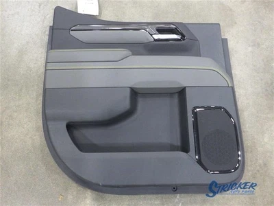 Panel interior puerta trasera izquierda Chevrolet Silverado 1500 ZR2 2022 2877 Foto 1 de 4