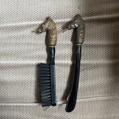 Zapato Cabeza de Caballo Vintage Cuerno Horne y Cepillo Plástico Foto 1 de 3