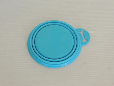 Cubiertas de latas de comida para mascotas de 5 " Blue paws tapas de latas universales de silicona segura una pieza Foto 1 de 4