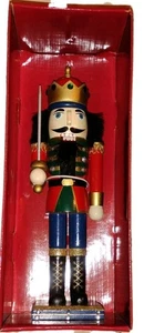 Cascanueces Rey Rojo con Espada 13 Pulgadas Hecho a Mano en China para Belk - Imagen 1 de 5