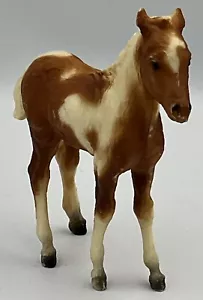 Breyer Caballo Pony Potro Tormentoso Pinto Marrón Blanco Hecho en EE. UU. Plástico 5x5.5" - Imagen 1 de 7