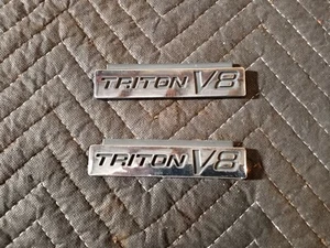 97-03 Ford F150 TRITON V8 Fender Emblem Set Pair LH RH Fenders OEM - Picture 1 of 6