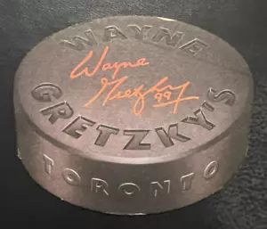 Posavasos de cerveza/bebida Wayne Gretsky's 90's restaurante/bar en forma de disco - Imagen 1 de 2