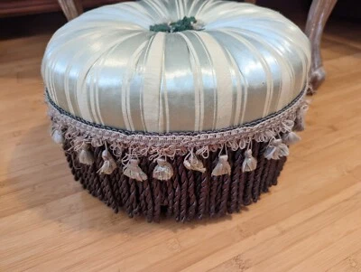 OTTOMAN  Tufted VTG French Country Shabby Chic  Green   - Image 1 of 4