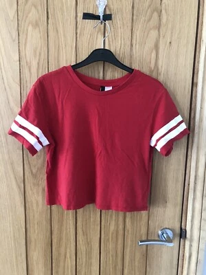 ladies H&M red short sleeve crop T-shirt size extra small - Image 1 of 2