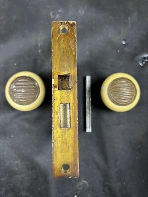 Juego de pomos de puerta y cerradura de mortaja de baquelita Art Deco Foto 1 de 4