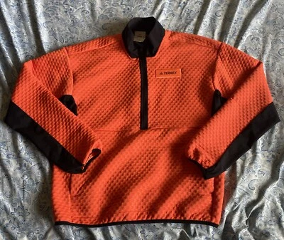 Adidas TERREX Utilitas Masculino Meio Zíper Caminhada Lã Impacto Laranja Tamanho Pequeno $90 - Imagem 1 de 4