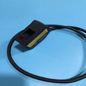 ONE KEYENCE LK-011 displacement sensor NEW - Picture 1 of 2