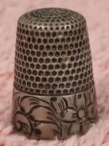 ANTIQUE - Sterling Silver Sewing Thimble - 4 grams - Star Hallmark - Size 10 Cover