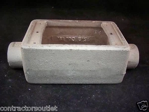 Nuevo Overstock Crouse Hinds FSC1 Condulet 2 Bujes 1/2" Caja de Dispositivos de Hierro Fundido  - Imagen 1 de 3