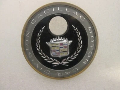 1991-2002 CADILLAC DEVILLE TRUNK LOCK BEZEL EMBLEM 3" ROUND 3536690 - Image 1 of 4
