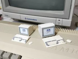 1:8 scale Commodore Amiga 500 + Monitor 1084 + Mouse Retro Computer 3D printed - Foto 1 di 11