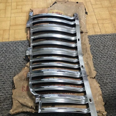 Parrilla derecha Desoto 1949 cromada nos Mopar  Foto 1 de 4