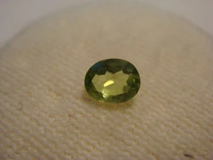 Peridot Oval Cut Gemstone 5 mm x 4 mm 0.25 Carat Natural Green faceted Gem - Picture 1 of 3