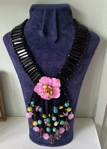 STATEMENT BUTLER AND WILSON B&W GLASS CRYSTAL FLOWER BLACK PINK GREEN NECKLACE - Picture 1 of 6