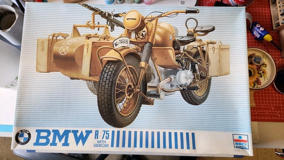 Esci 1/9 BMW R75 Sidecar Moto Tedesca  - Immagine 1 di 1