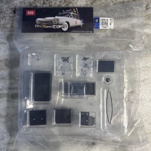 Stage 026 ECTO-1 Eaglemoss Build The Ghostbusters Detailed 1:8 Scale Replica - Picture 1 of 6