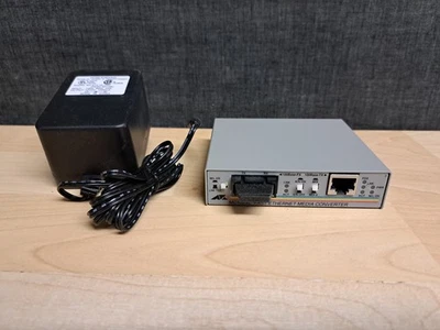 Convertidor de medios Fast Ethernet MC102XL Foto 1 de 4