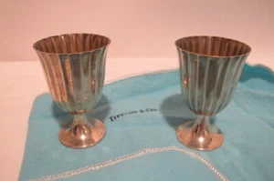 VINTAGE TIFFANY&CO STERLING SILVER PAIR OF SMALL FOOTED CORDIALS - Picture 1 of 5