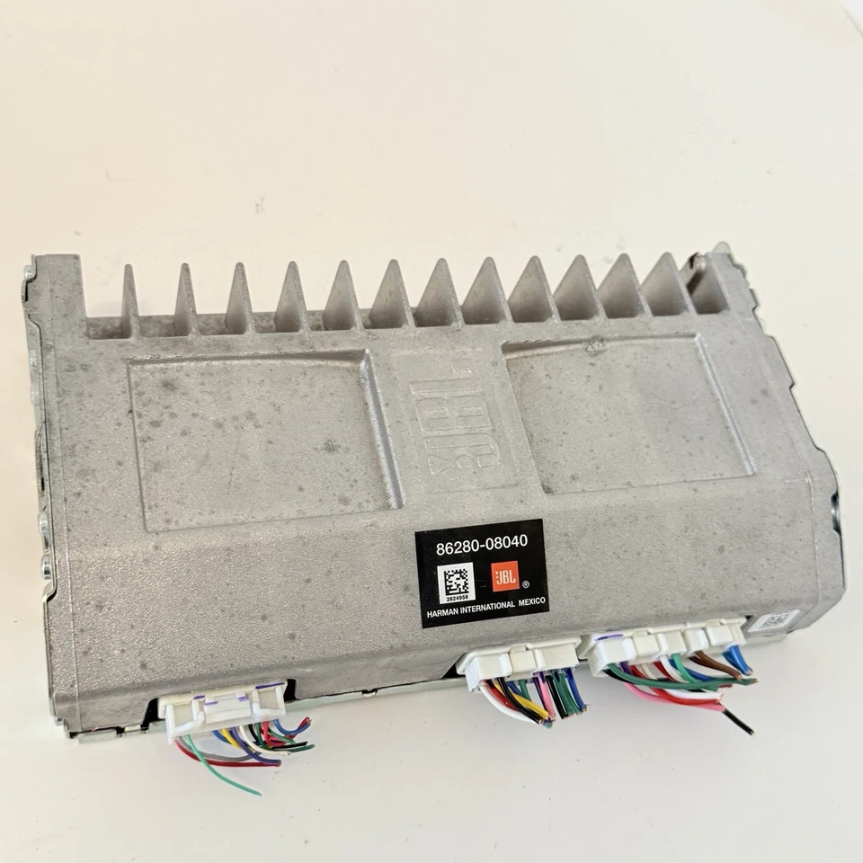 2015 TOYOTA SIENNA JBL SOUND STEREO AMP AMPLIFIER OEM 86280-08040 - Image 1 of 4