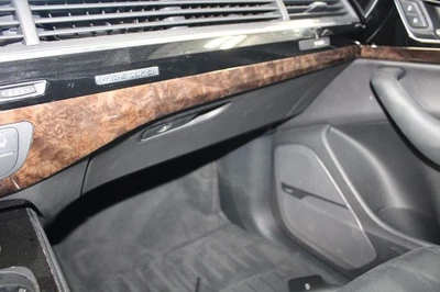 Крышка передней панели перчаточного ящика Q7 AUDI 2018 403780 - Изображение 1 из 4