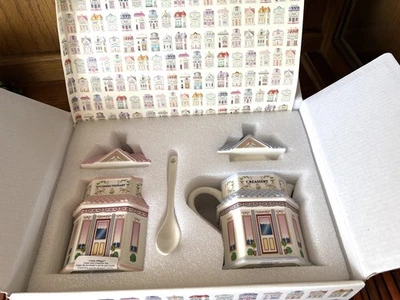 Juego de azúcar y crema LENOX colección Spice Village casa victoriana en mano Foto 1 de 4