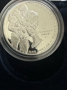 2011 P Medal of Honor Proof Silver Dollar $1 Coin Box and COA - Picture 1 of 3
