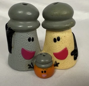 Blues Clues Mr. & Mrs. Salt & Pepper with Baby Paprika Figure 1998 - Picture 1 of 5