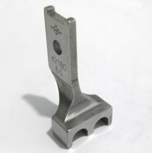 42180 Pie de tubería de doble ribete trasero exterior 6,0 mm (1/4") para pie para caminar PFAFF - Imagen 1 de 4