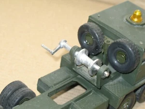 SOLIDO, treuil + manivelle en METAL BRUT pour camion berliet T12 militaire (R75) - Foto 1 di 5