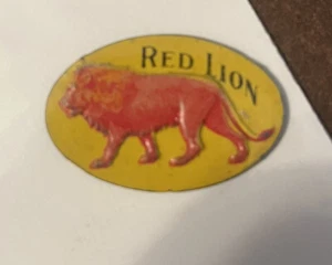 VINTAGE 1 3/4" ACROSS RED LION CIGARETTE TOBACCO METAL TIN TAG clean unused - Picture 1 of 3