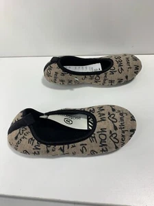 New Isotoner Womens S Tan Classics Slippers - Foto 1 di 2