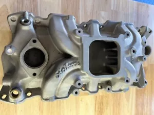 EDELBROCK TORKER II SMALL BLOCK CHEVY INTAKE MANIFOLD 5001 - Picture 1 of 6