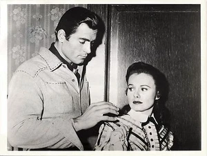 HELEN MARSHALL & CLINT WALKER in "Cheyenne" Original Vintage ABC TV Photo 1956 - Picture 1 of 1