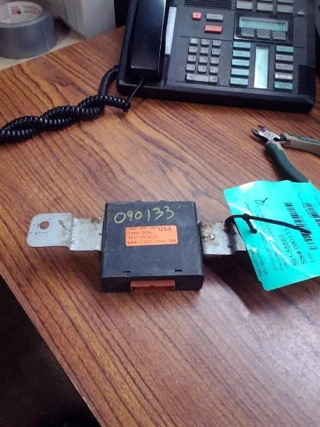 Chassi ECM Cruise Control Center Dash compatível com 00 INFINITI I30 164548 - Imagem 1 de 4