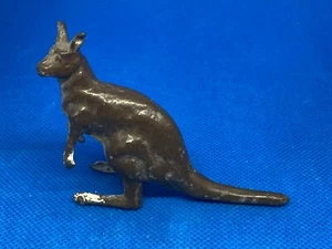 Taylor And Barrett Zoo Dark Brown Kangaroo . (Pink’ 750) - Picture 1 of 6