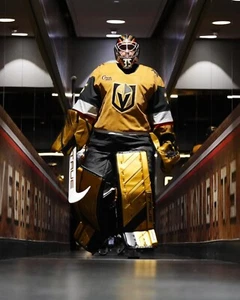 Foto de hockey Ilya Samsonov Tunnel Walk Vegas Golden Knights 8x10 NHL - Imagen 1 de 1