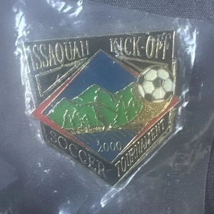 2000 Issaquah Kick Off Soccer Tournament Souvenir Anstecknadel Neu aus altem Lagerbestand - Bild 1 von 2