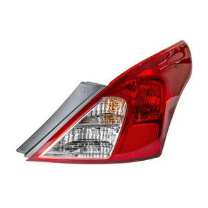 La luz trasera para el pasajero derecho se adapta al sedán Nissan Versa 2012-2018 - Imagen 1 de 4
